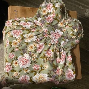 green dress with pockets. Its a small and the brand is xhilaration